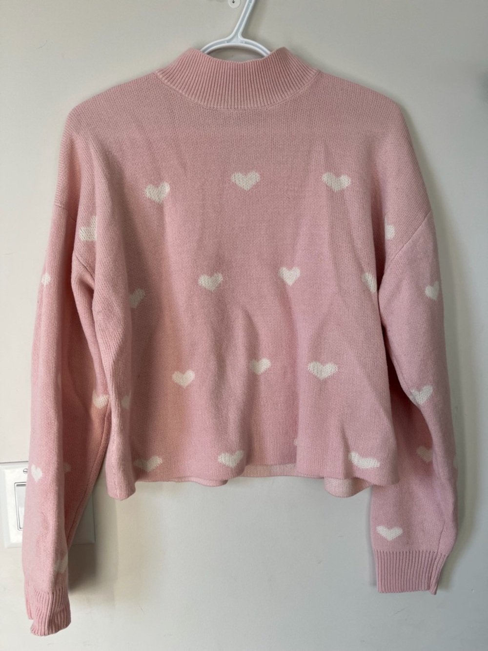 Adorable XL Urban Heritage cropped sweater
